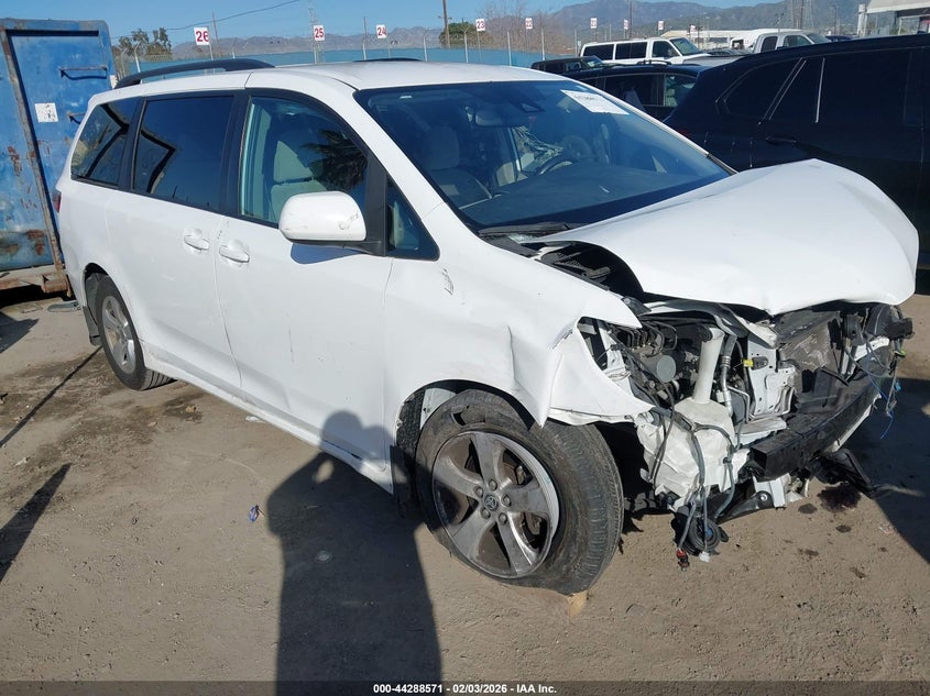 2020 Toyota Sienna Le