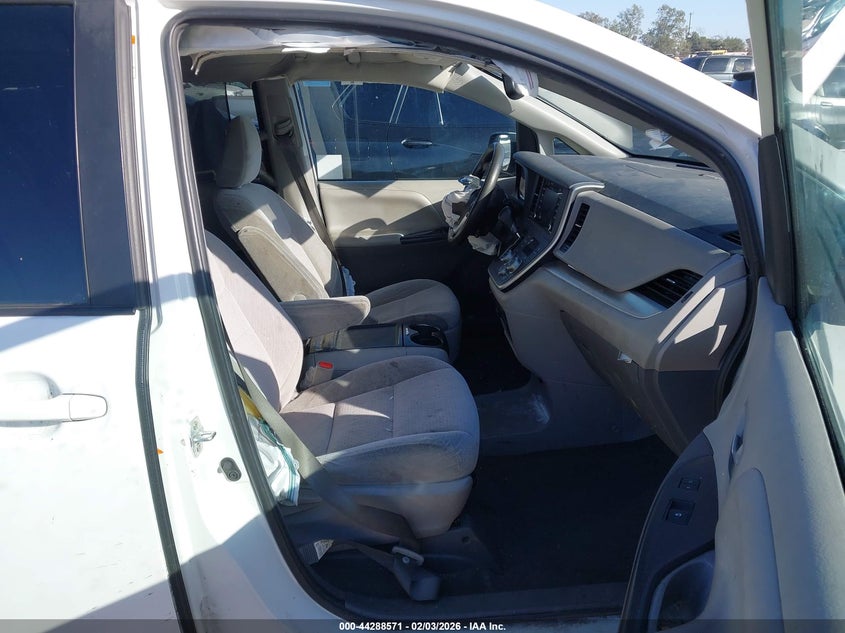 2020 Toyota Sienna Le