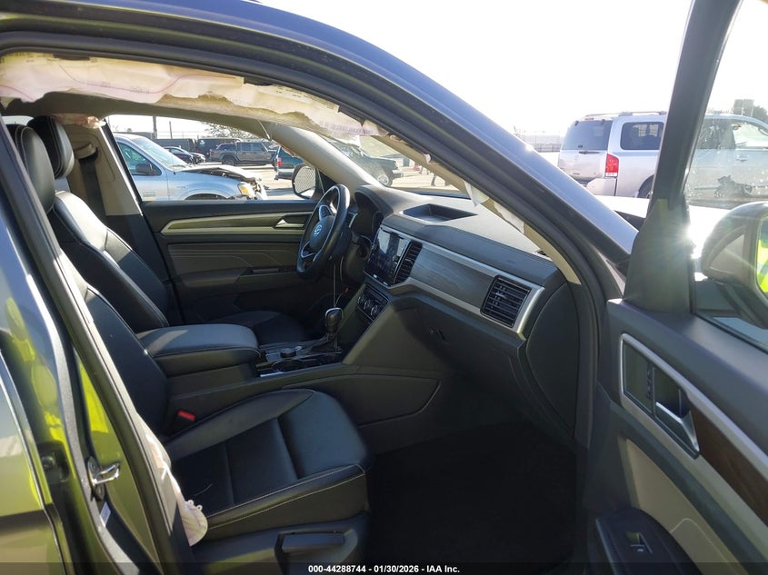 2022 Volkswagen Atlas 3.6L V6 Se W/Technology