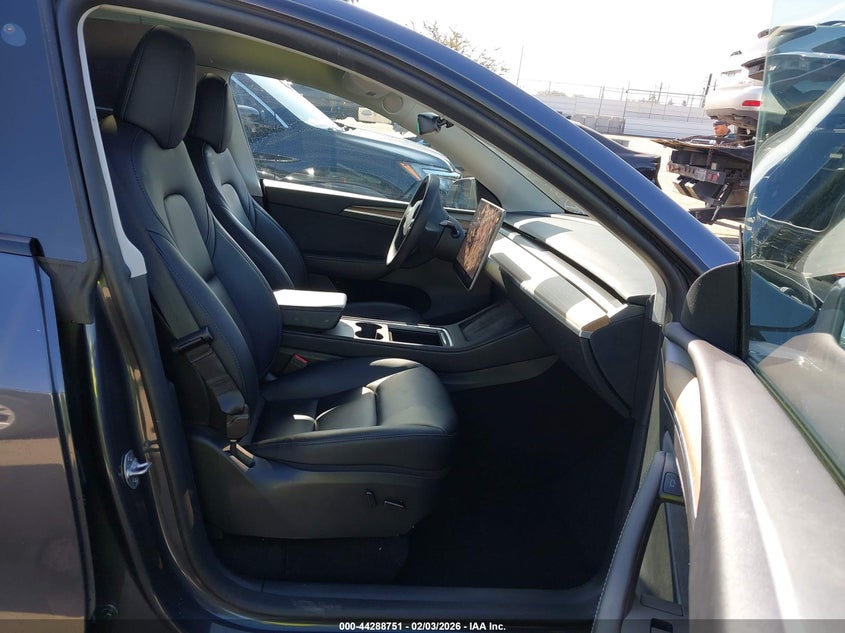 AtlanticExpress - Tesla Model Y