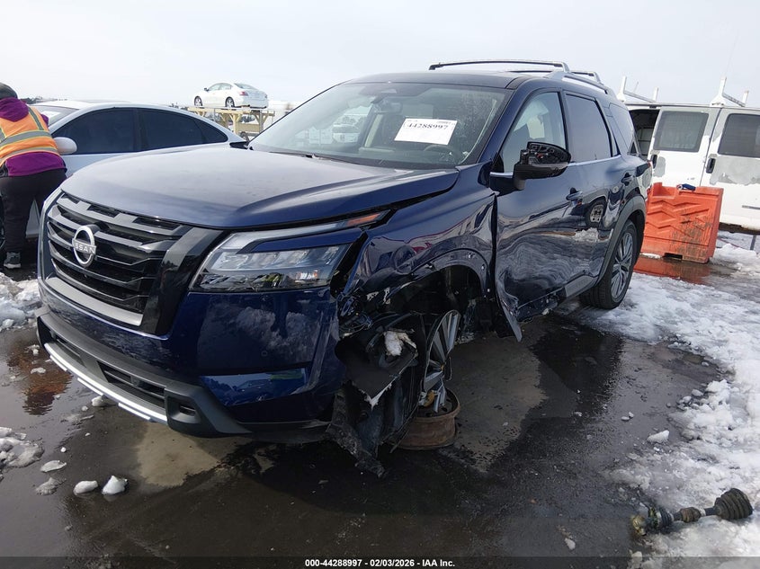 2025 Nissan Pathfinder Sl 4Wd