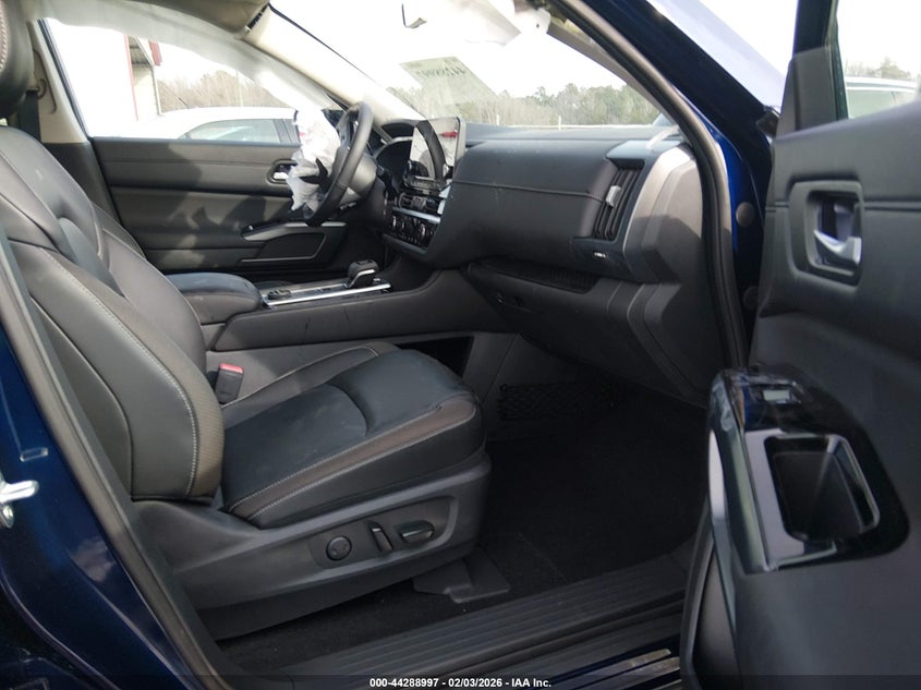 2025 Nissan Pathfinder Sl 4Wd