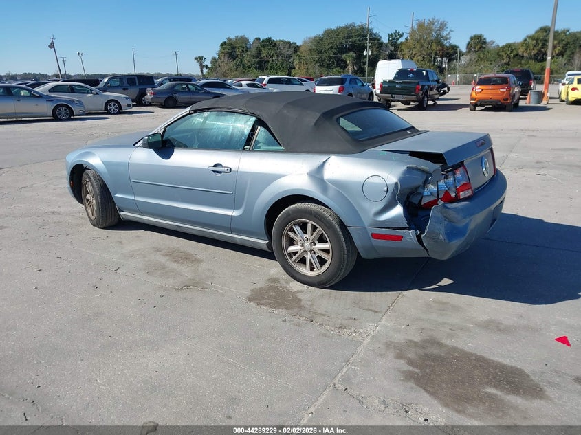 2007 Ford Mustang V6 Deluxe/V6 Premium