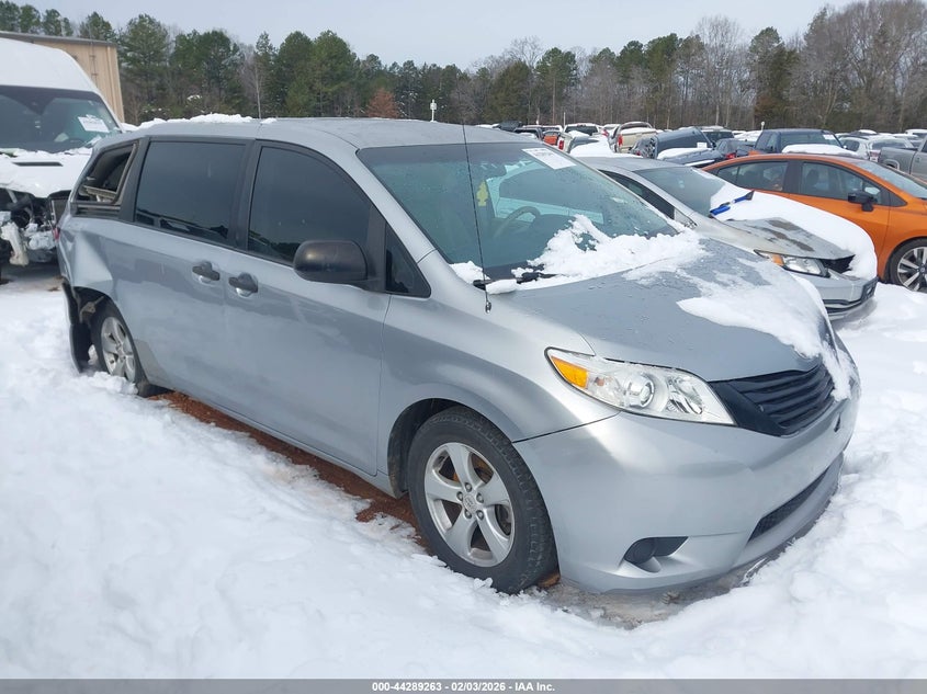 2011 Toyota Sienna Base V6