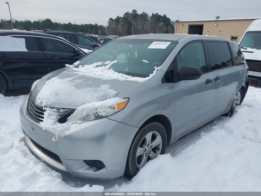 2011 Toyota Sienna Base V6