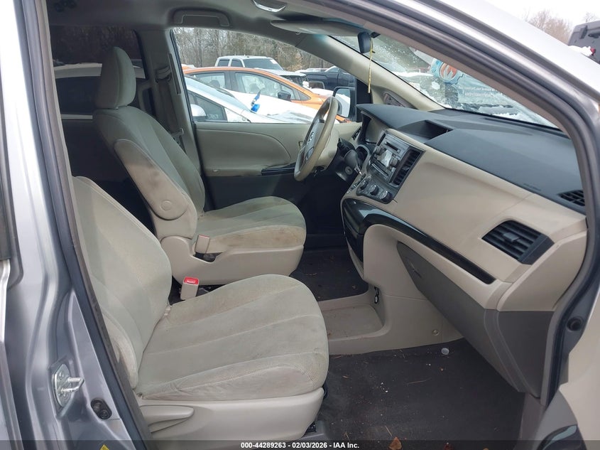 2011 Toyota Sienna Base V6