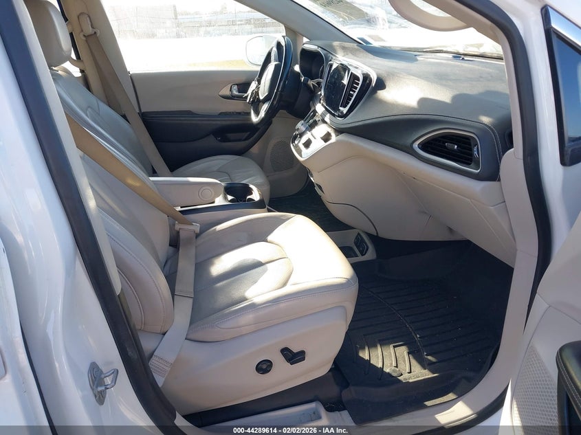 2021 Chrysler Pacifica Hybrid Touring L