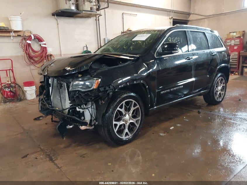 VIN 1C4RJFBG8JC156904 2018 JEEP GRAND CHEROKEE STERLING EDITION 4X4