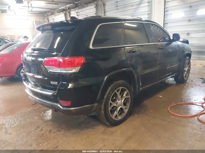VIN 1C4RJFBG8JC156904 2018 JEEP GRAND CHEROKEE STERLING EDITION 4X4