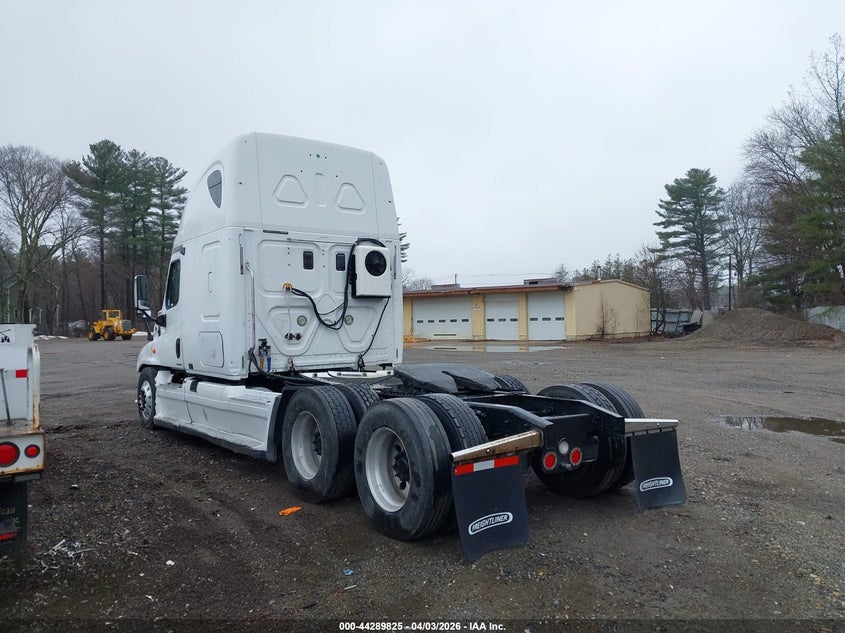 2009 Freightliner Cascadia 125