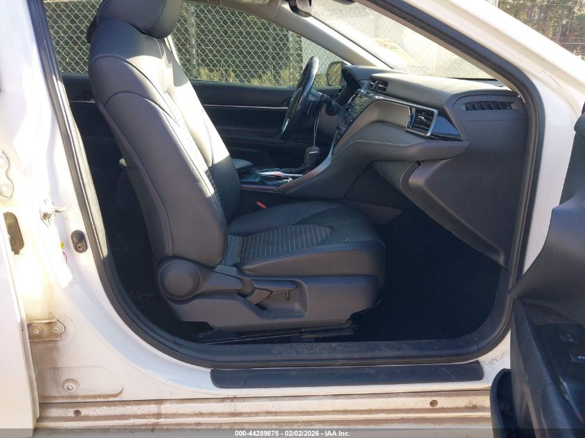 2019 Toyota Camry Hybrid Se