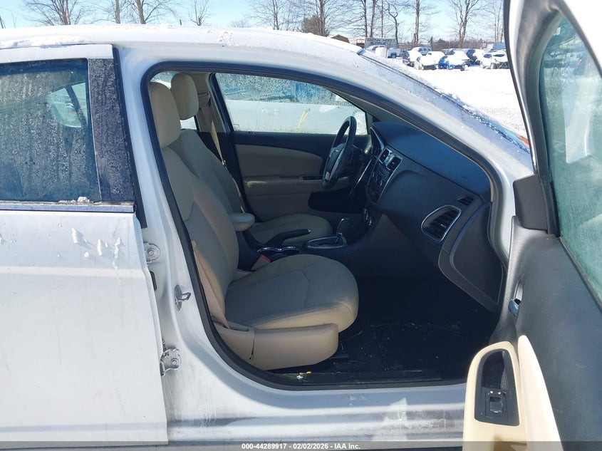 2013 Chrysler 200 Touring