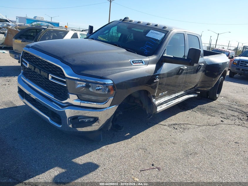 2020 Ram 3500 Tradesman 4X4 8' Box