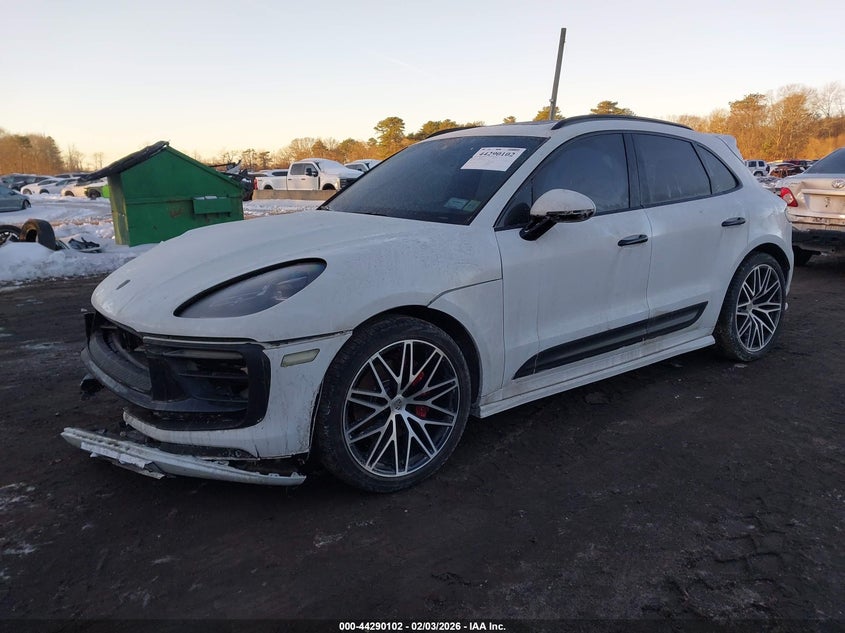 2023 Porsche Macan T