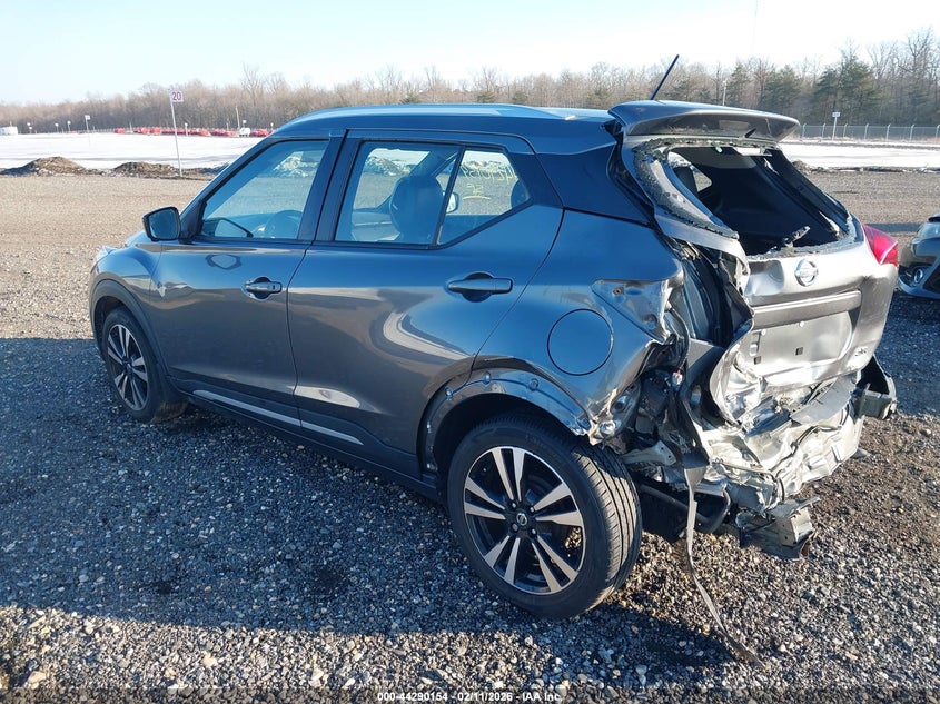 2020 Nissan Kicks Sr Xtronic Cvt