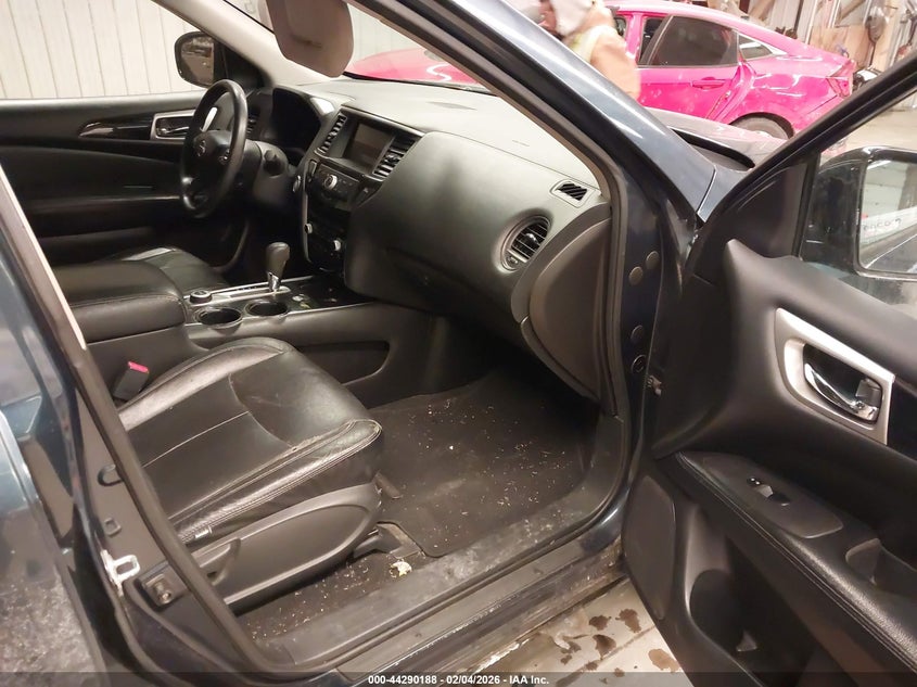 2014 Nissan Pathfinder S