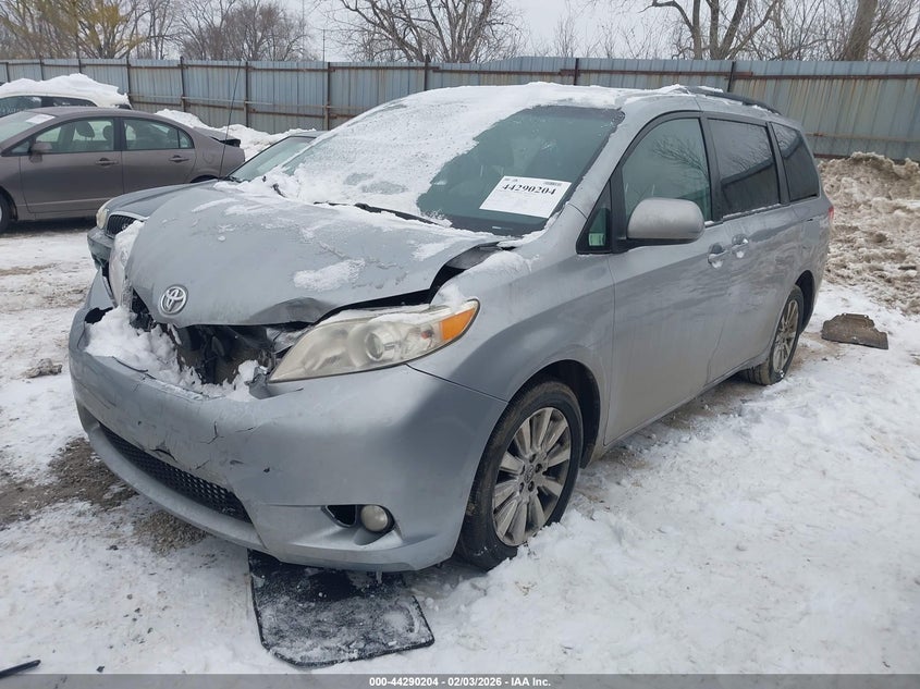 2014 Toyota Sienna Xle 7 Passenger
