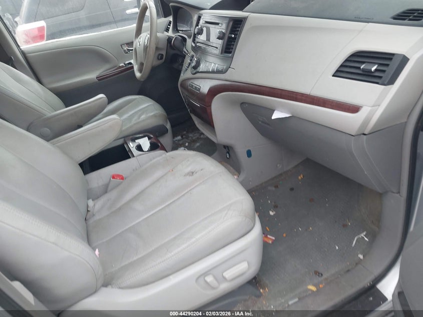 2014 Toyota Sienna Xle 7 Passenger