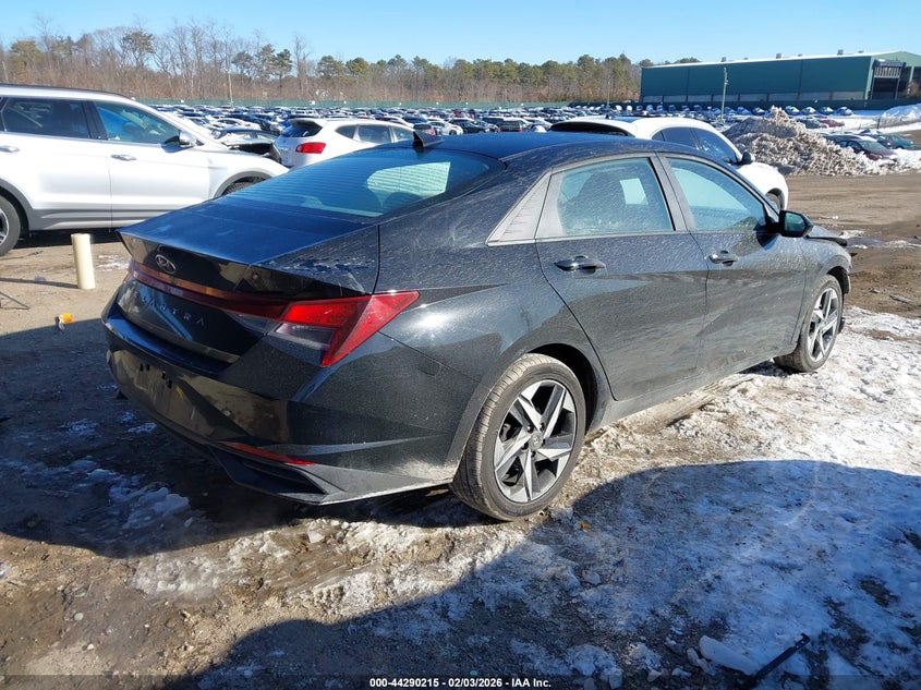 2023 Hyundai Elantra Sel