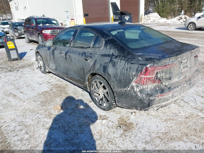 2020 Volvo S60 T6 Momentum