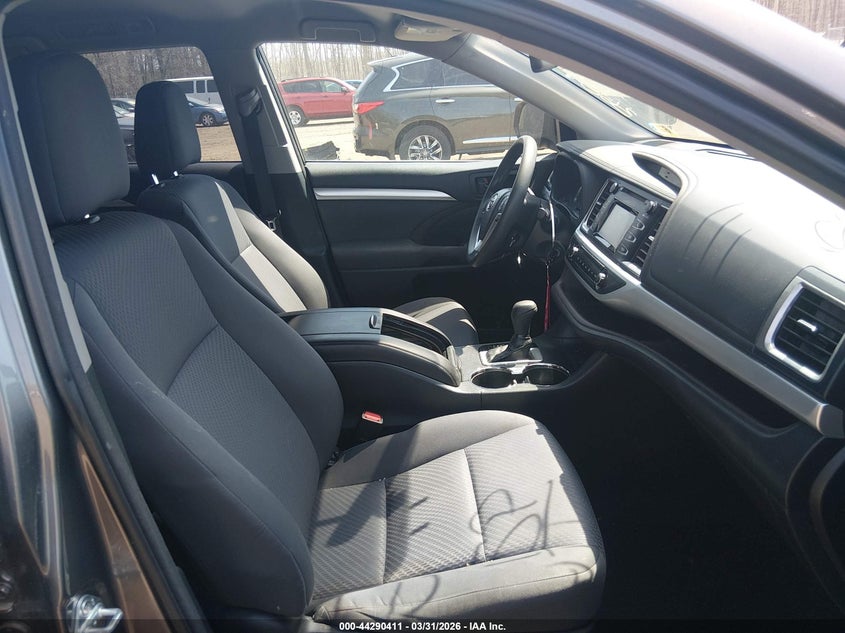 2014 Toyota Highlander Le V6