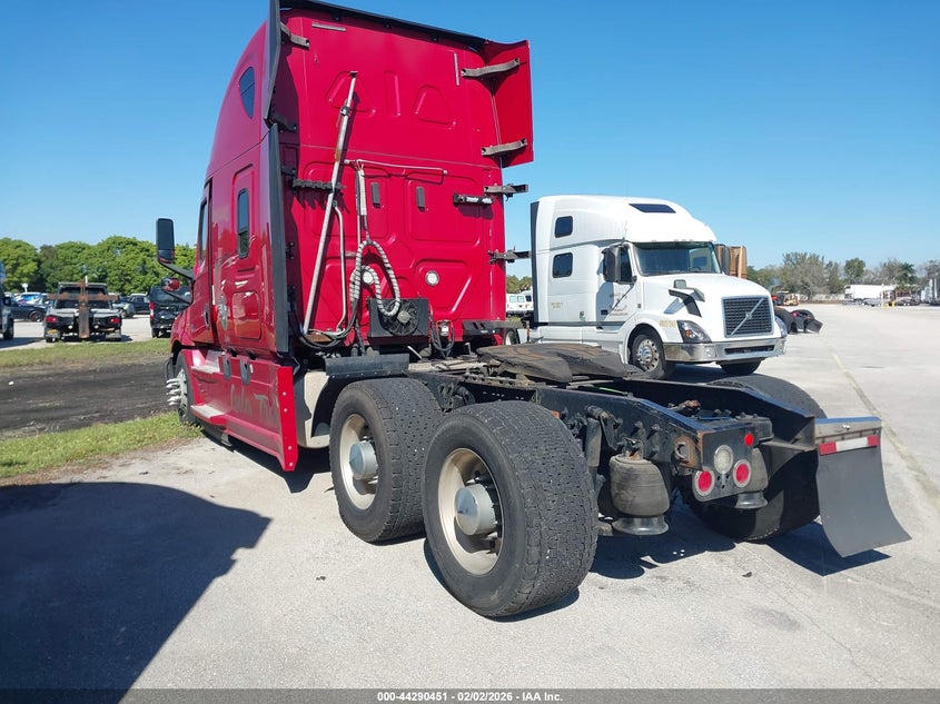 2018 Freightliner New Cascadia 126