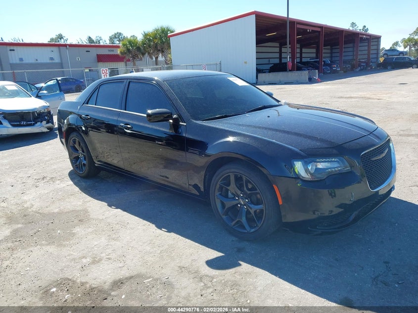 2023 Chrysler 300 Touring