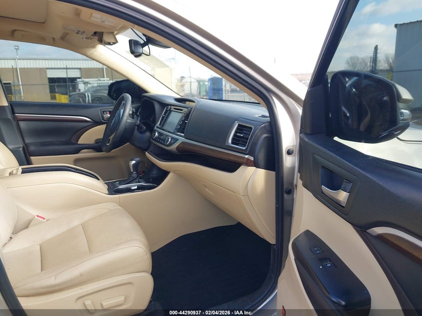 2016 Toyota Highlander Limited Platinum V6