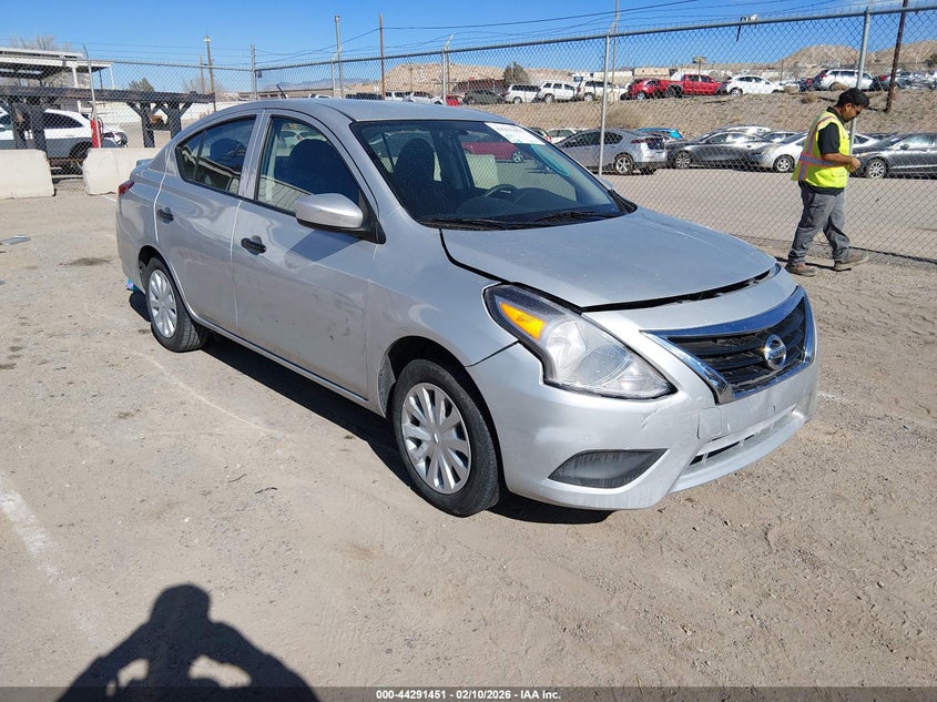 2017 Nissan Versa 1.6 S+