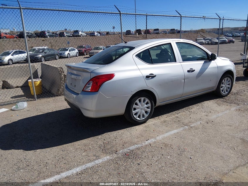 2017 Nissan Versa 1.6 S+