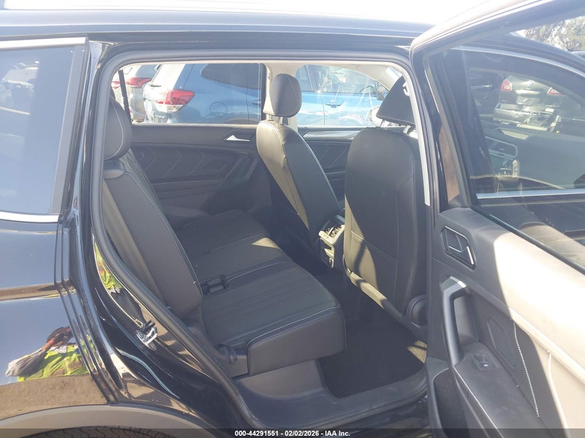 2024 VOLKSWAGEN TIGUAN auction photo 8