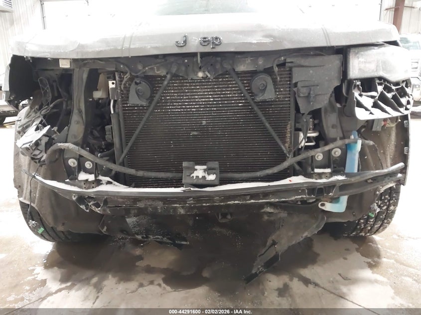 VIN 1C4RJFAG4LC298932 2020 JEEP GRAND CHEROKEE ALTITUDE 4X4