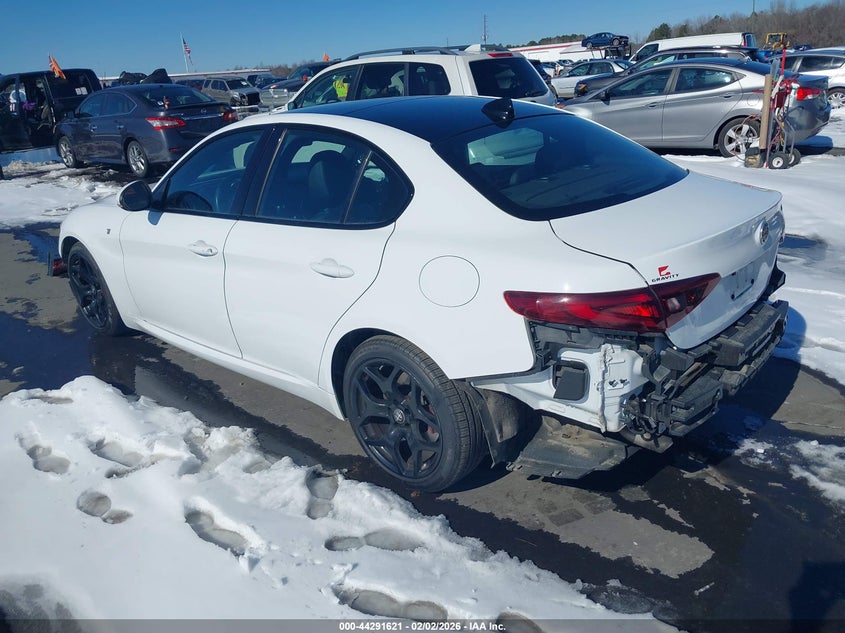 2022 Alfa Romeo Giulia Ti Rwd