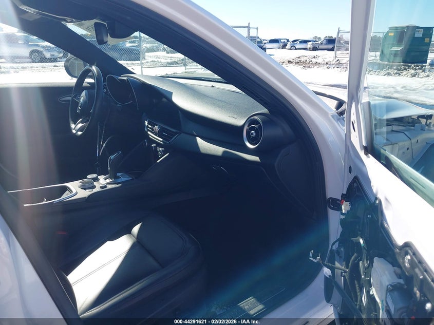 2022 Alfa Romeo Giulia Ti Rwd