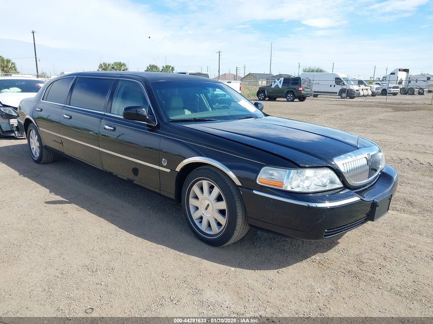2004 Lincoln Town Car Executive