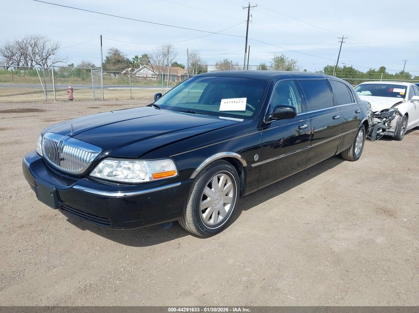 2004 Lincoln Town Car Executive