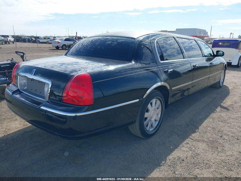2004 Lincoln Town Car Executive