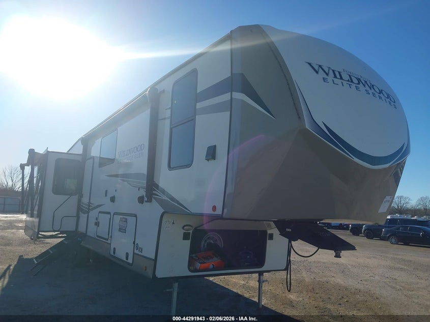 2022 WILDWOOD BY FOREST R HERITAGE GLEN ELITE auction photo 1
