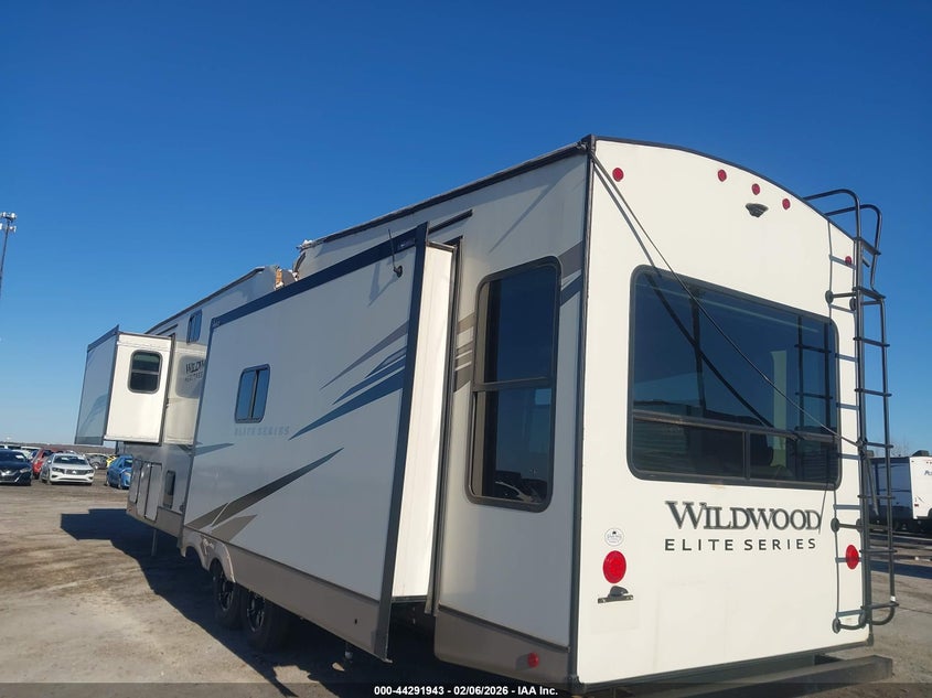 2022 WILDWOOD BY FOREST R HERITAGE GLEN ELITE auction photo 3