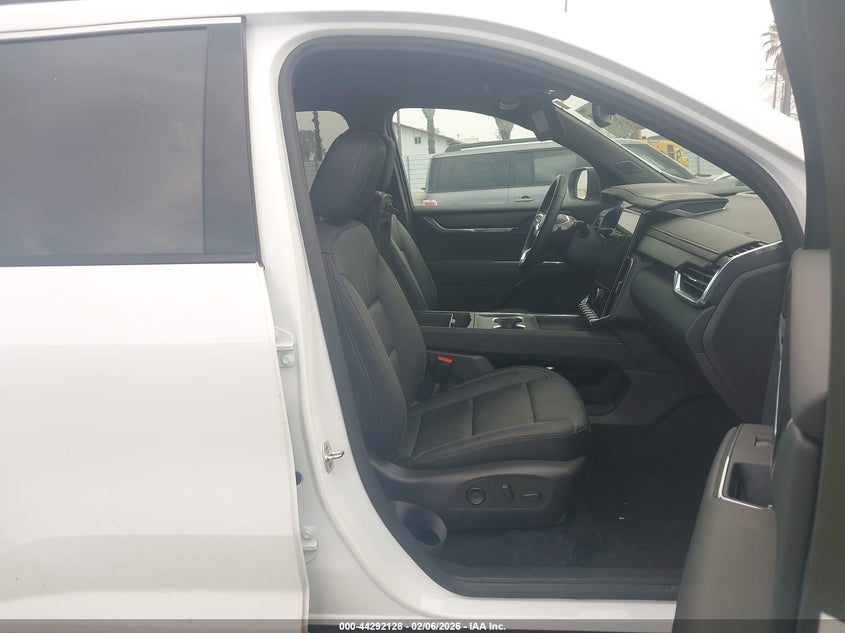 2024 GMC Acadia Fwd Elevation