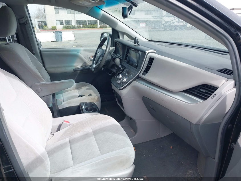 2015 Toyota Sienna Le