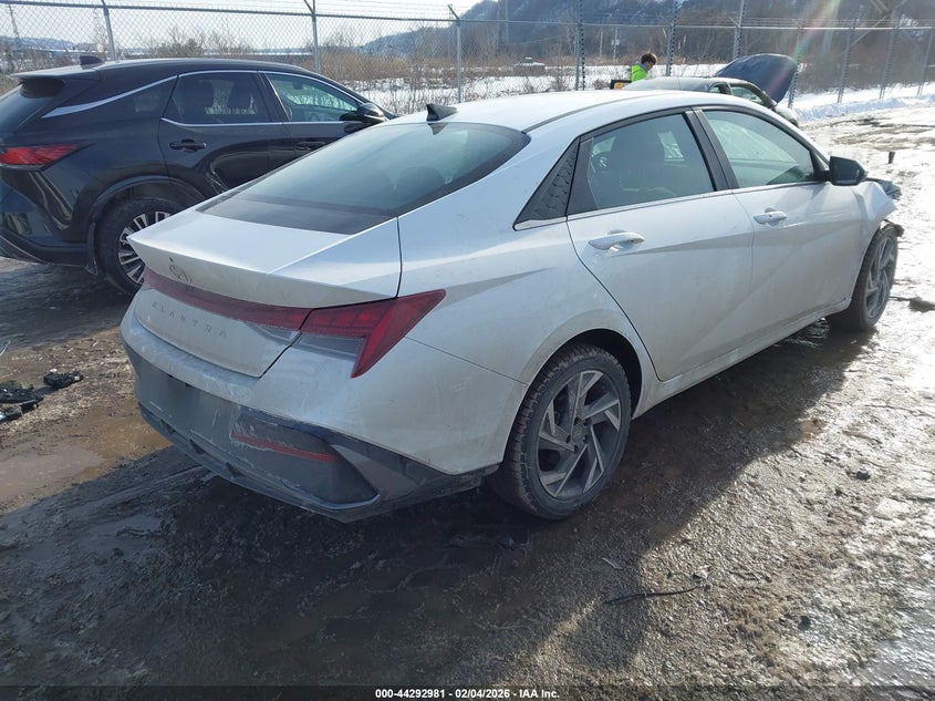 2024 Hyundai Elantra Sel