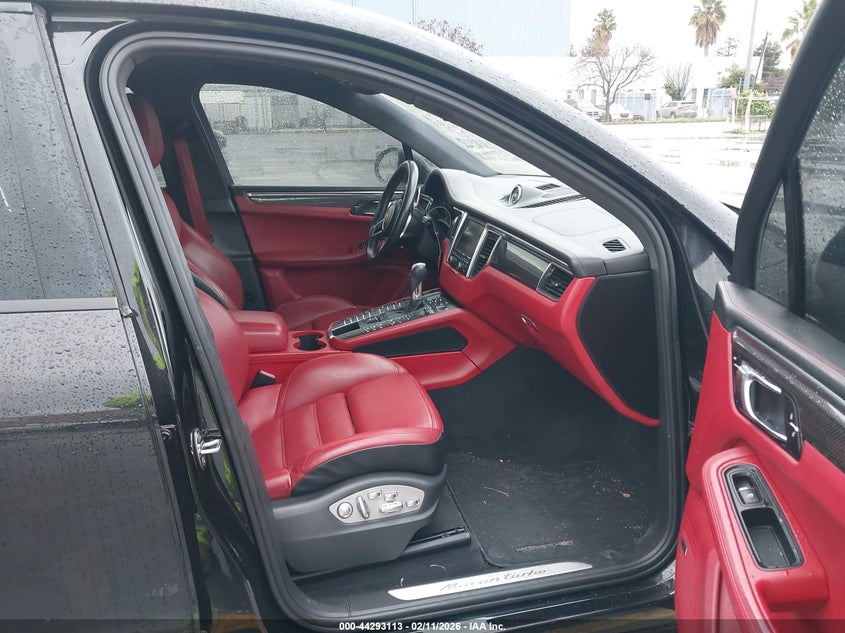 2015 Porsche Macan Turbo