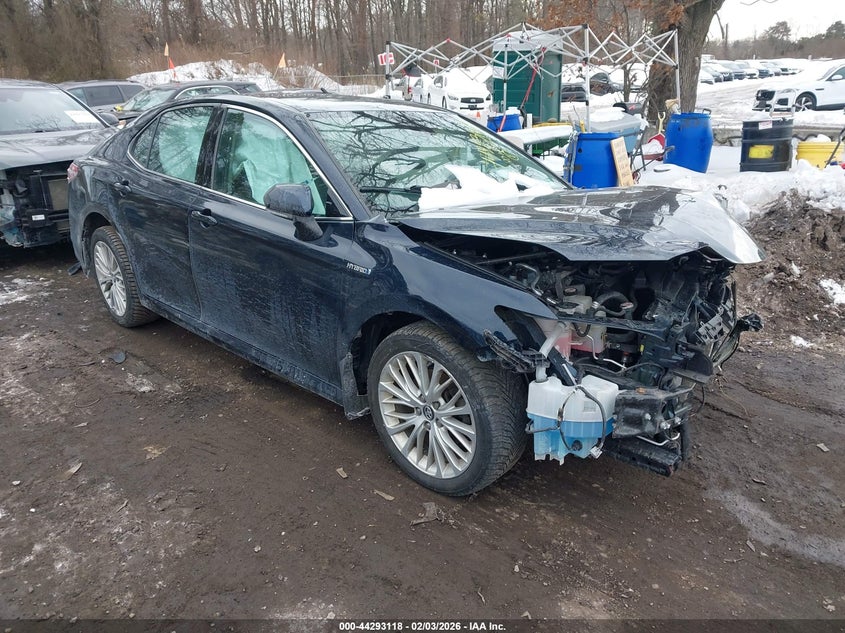 2020 Toyota Camry Xle Hybrid