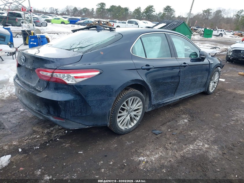 2020 Toyota Camry Xle Hybrid