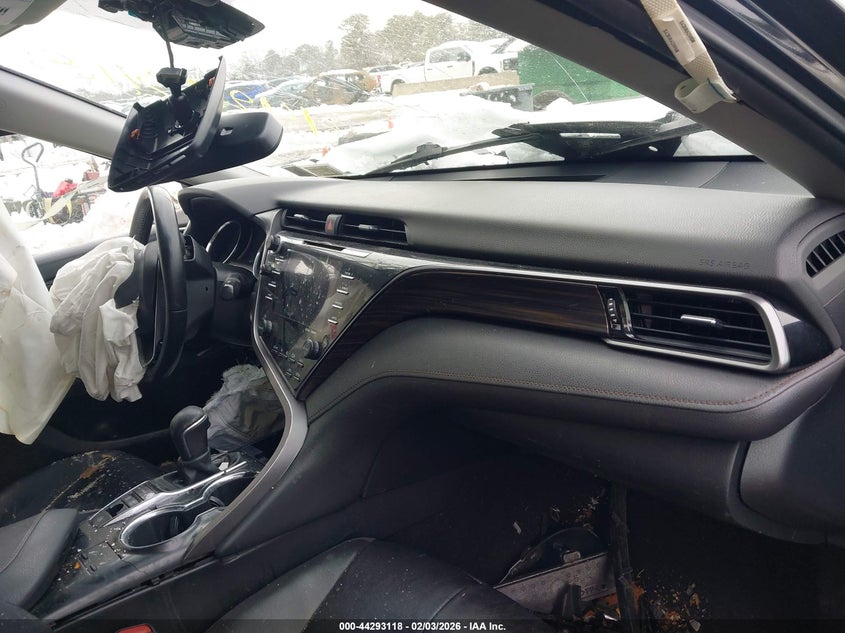 2020 Toyota Camry Xle Hybrid