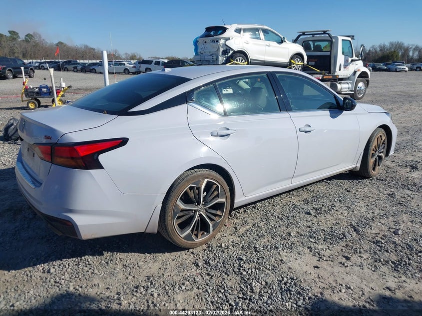 2023 Nissan Altima Sr Fwd