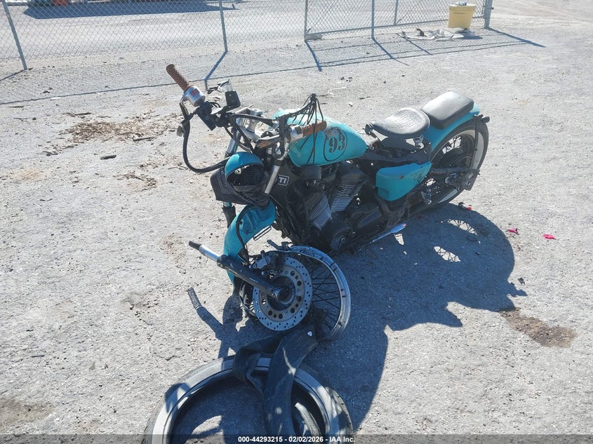2001 HONDA VT600 auction photo 2