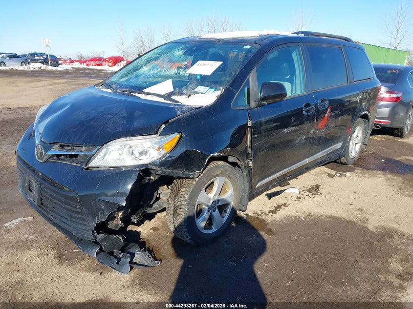 2018 Toyota Sienna Le 8 Passenger