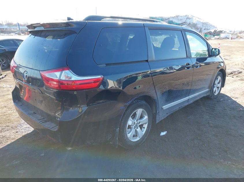2018 Toyota Sienna Le 8 Passenger